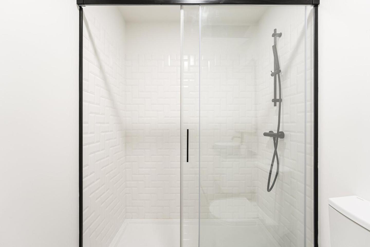 Guestready - A Modern Stay In Downtown Porto Exterior photo